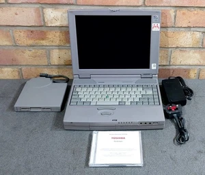 Toshiba Satellite Pro 460 CDX Spares Or Repairs - Imagen 1 de 14