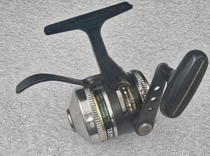 Carrete de pesca fundido gatillo ultra ligero Zebco Omega 144XL de colección funciona - Imagen 1 de 6
