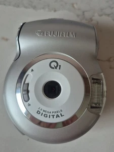 Vintage Fuji Q1 Film Camera Digital 2.0 Mega Pixels Bought 2004 Instructions - Picture 1 of 14