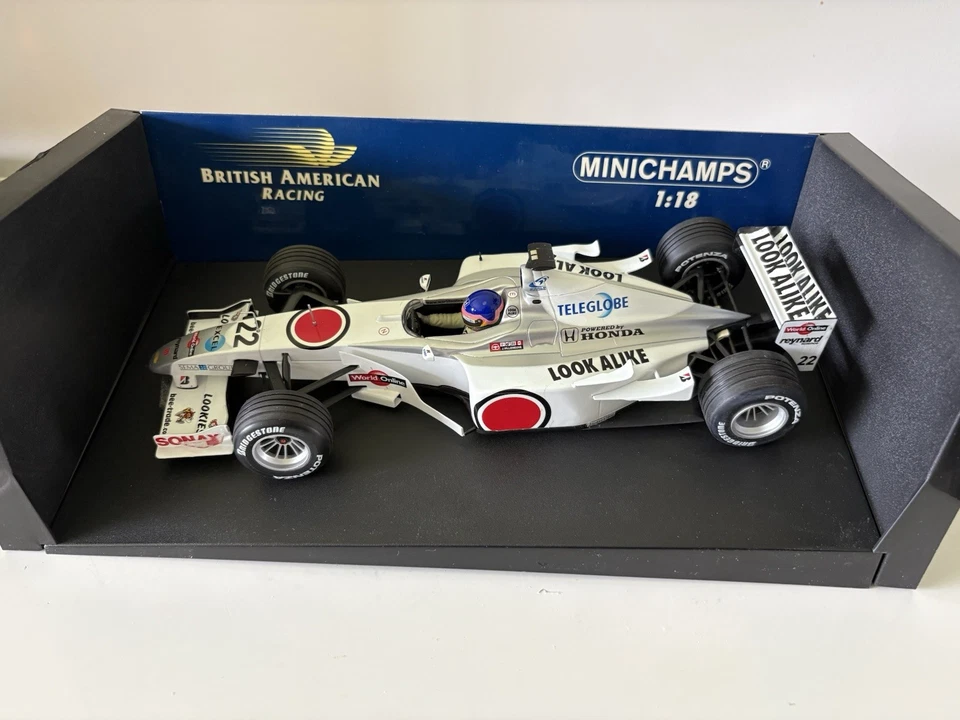 Minichamps 1/18 Jacques Villeneuve 2000 BAR Honda 02 - Image 1 of 4