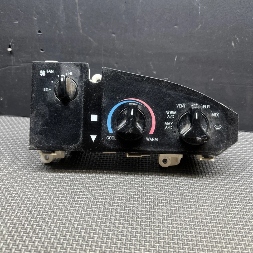 Ford Econoline E150 1998-2004 control manual de temperatura climatizado Foto 1 de 4