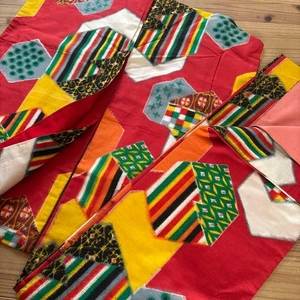 Kimono Japonés Meisen Rojo Seda Manga Larga Colorido Caparazón de Tortuga Abstracto - Imagen 1 de 11