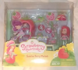 STRAWBERRY SHORTCAKE SUNRISE BERRY MARKET PLAYSET HASBRAO NEW IN BOX - Picture 1 of 2