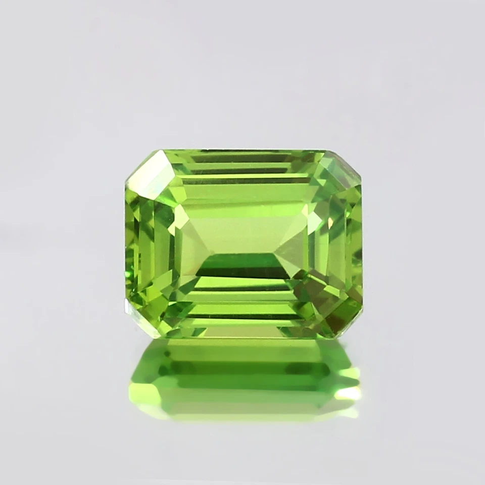 AAA Flawless Ceylon Peridot Green Sapphire Loose Radiant Cut Gemstone 10x8 MM - Image 1 of 4