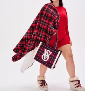 Victoria's Secret VS Logo Carryall Tote + Cozy Plush Blanket Plaid 2022 Holiday - Picture 1 of 7