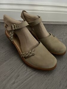 El Naturalista Aqua Womens Beige Leather Heeled Shoe Size UK 4 New Without Box