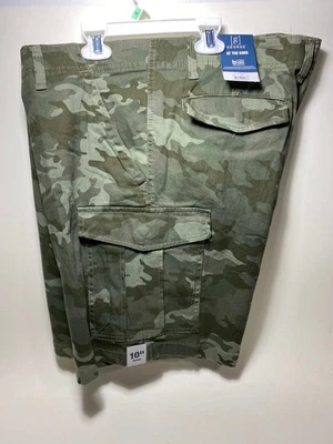 George Olive Camo Shorts Cargo Shorts 10" inch Inseam At The Knee Size 30 New - Image 1 of 4