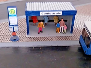 H0 2 Buswartehäuschen - Bild 1 von 4