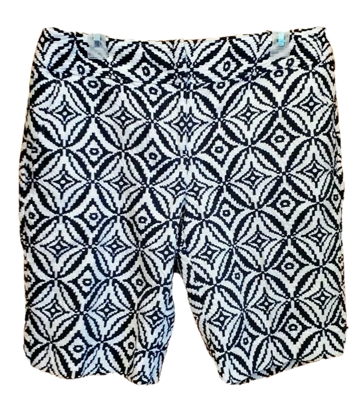 Bermudas para mujer 12 ropa de trabajo informal con estampado geométrico blanco y negro Foto 1 de 4