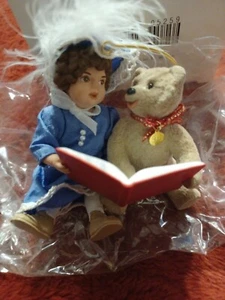 Hallmark Keepsake Ornament Special Edition 1995 handcrafted. - Picture 1 of 12