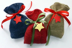 24 BUNTE Jutesäckchen  mit Schleifen+Anhängern f. Zahlen Jute Adventskalender  - Bild 1 von 1