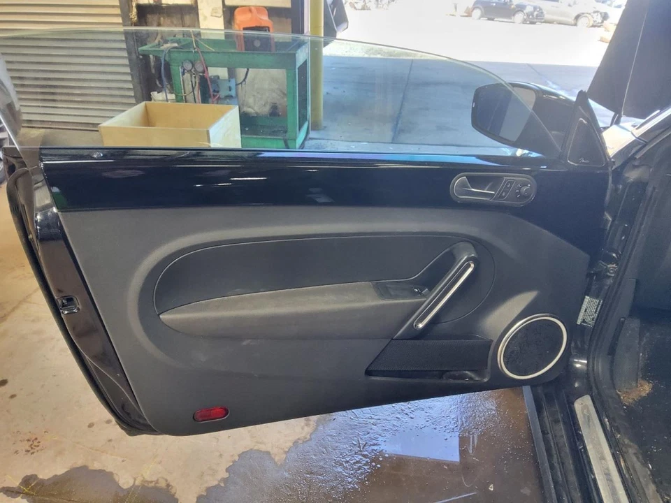 VW BEETLE    2013 Front Door Trim Panel 566587 Foto 1 de 1