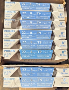 8 X Philips 392357 Circline Fluorescent 22-Watt 8" T9 Daylight Deluxe Light Bulb - Picture 1 of 7