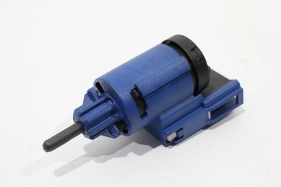 VW Saveiro G2 Mk2 Clutch Pedal Switch 1J0927189F - Image 1 of 4