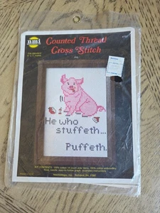 Aguja Mágica Contada Punto de Cruz Kit Cerdo Rosa "El que rellena hincha" NUEVO De Colección - Imagen 1 de 4
