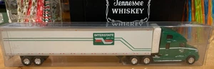 Tonkin Trucks N' Stuff 1/87 Freightliner Columbia Interstate Dist. mit 53' DryVan - Bild 1 von 4