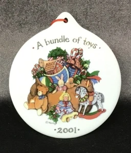 Susan Winget Twas the Night Before a Christmas Story Annual Ornament 2001 - Picture 1 of 3
