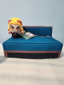 Taito Demon Slayer Kimetsu no Yaiba Kyojuro Rengoku Caja de pañuelos Soporte de felpa  - Imagen 1 de 4