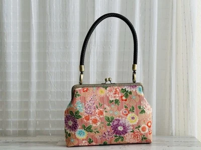 Bolsa de ombro grande estilo japonês rosa design floral com alça de couro  - Imagem 1 de 4