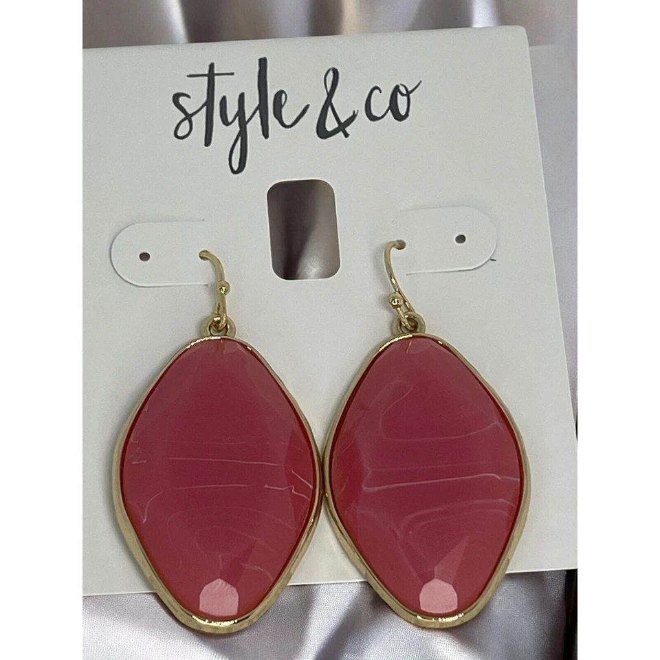 Pendientes colgantes de piedras sintéticas en tono dorado estilo llamativo intrincado brillante elegante Foto 1 de 4