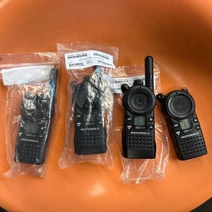 4 -Motorola CLS1110 UHF Business 2-Way Radios Walkie Talkie - for parts - Picture 1 of 6