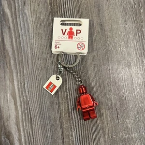 🚀NEW LEGO 853303 - Lego Club Exclusive Metallic Red VIP Keychain Mini Figure🚀 - Picture 1 of 2