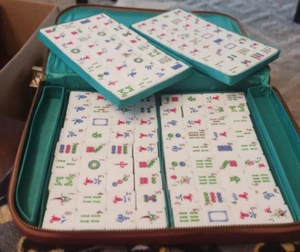 Set of 144 Vintage White Mahjong Bakelite Tiles in Original Case 1960s - Picture 1 of 8