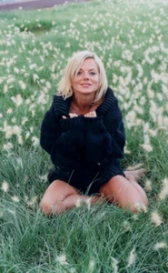 Geri Halliwell Unsigned photo - The Spice Girls - Donation to Cancer Charity *86 - Imagen 1 de 1