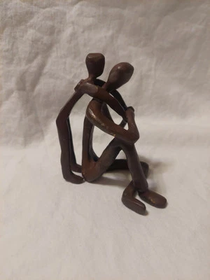 Danya B. Estante de arte de metal decoración escultura de bronce niño abrazando padre nuevo Foto 1 de 4