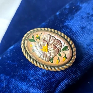 Antique Circa 1890 Glass Pansy Hand Painted Brass Pin Brooch - Picture 1 of 4