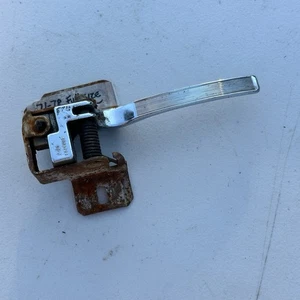 Vintage OEM 1970s GM 9834755 LH Door Handle Full Size Chevy Buick Olds Pontiac - Foto 1 di 8