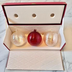 Louis Vuitton Adorno de Navidad Dije 3 Bolas de Vidrio con Caja Sin Usar Novedad Y3 - Imagen 1 de 6