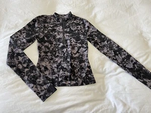 Lululemon | SZ 4 | Luxtreme Running Half-Zip Inflect Floral Lunar Rock Multi - Picture 1 of 7