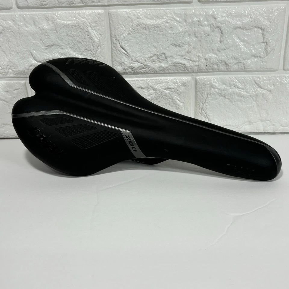 Oval Concepts 200 Saddle 140 x 280 mm Black & Gray  - Image 1 of 4
