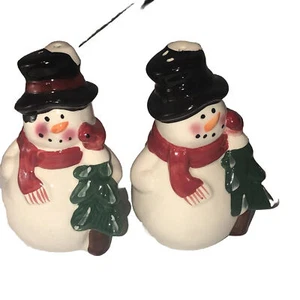 Vintage ceramic salt and pepper shakers Snowman with Christmas tree - Picture 1 of 6