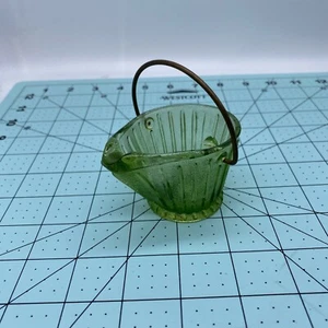 Vintage Depression Glass Green Coal Bucket Mini Collectible Ashtray w/handle - Picture 1 of 7