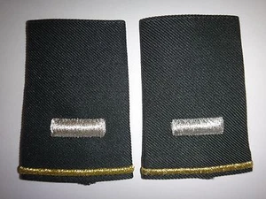 Pair Of US Army 1st LIEUTENANT Small Slip-On Epaulets - Picture 1 of 2