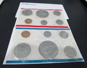1977-P & D United States Uncirculated Mint Set (12 Coins) Original Packaging - Picture 1 of 2