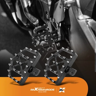 Tablero de piso ancho estilo MX negro apto para Harley Dyna Sportster Foto 1 de 4