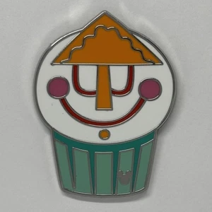 Prendedor Disney Pequeño Mundo Treat Cupcake Disneyland Oculto Mickey Disney Wave B 2025 - Imagen 1 de 1