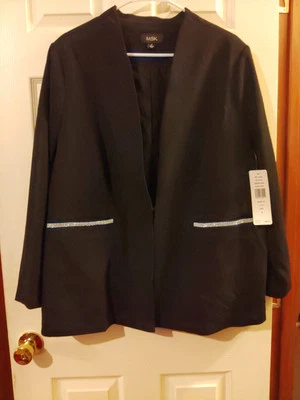 Blazer negro con ribete de estrás Foto 1 de 4