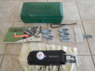Vintage SINGER buttonholer 160506 with original case - Image 1 of 4