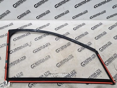 ORIGINAL PORSCHE PANAMERA MK1 2009-2016 SELLO GUÍA VENTANA FRONTAL IZQUIERDO Foto 1 de 4