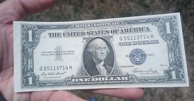 1935 One Dollar Bill Series E Silver Certificate Very Good Condition - Image 1 of 4