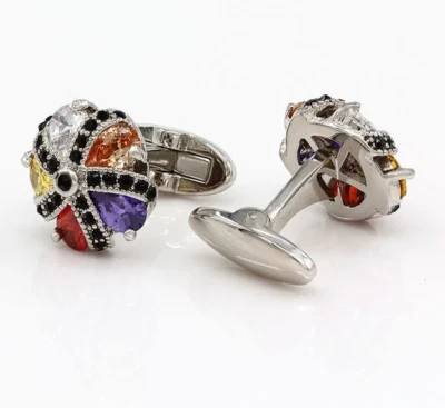 Fabulosos gemelos de diseño floral con piedras preciosas multicolores y forma redonda de pera y 2,65 quilates Foto 1 de 3