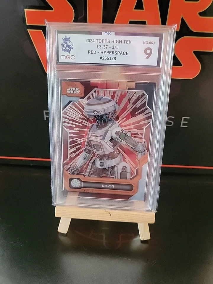 Topps Star Wars High Tek L3-37 Droid  3/5 Red Hyperspace Solo A Star Wars Story - Image 1 of 4