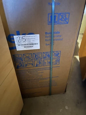 Neue Kühlschrank nie benutzt noch in der Karikatur ist es eine kurze Größe - Bild 1 von 2