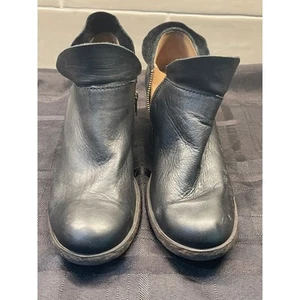 Born Black Leather Ankle Booties Side Zip Comfortable Block Heel Size 11 - Picture 1 of 8