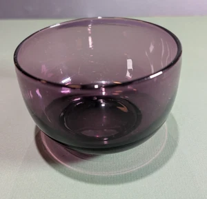 Affascinante piccola ciotola in vetro artistico soffiato viola - piatto decorativo senza marchio 4-5/8" - Foto 1 di 6