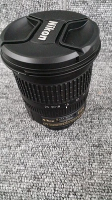 Lente zoom gran angular Nikon AF-S DX 10-24 MM F/3,5-4,5G ED - Imagen 1 de 4